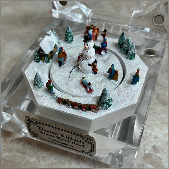 Thomas Kinkade 2009 Limited Edition Winter Wonderland Small Music Box - Picture 7 of 13